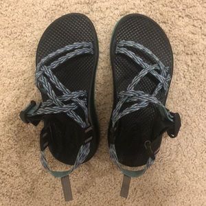 Girls chacos
